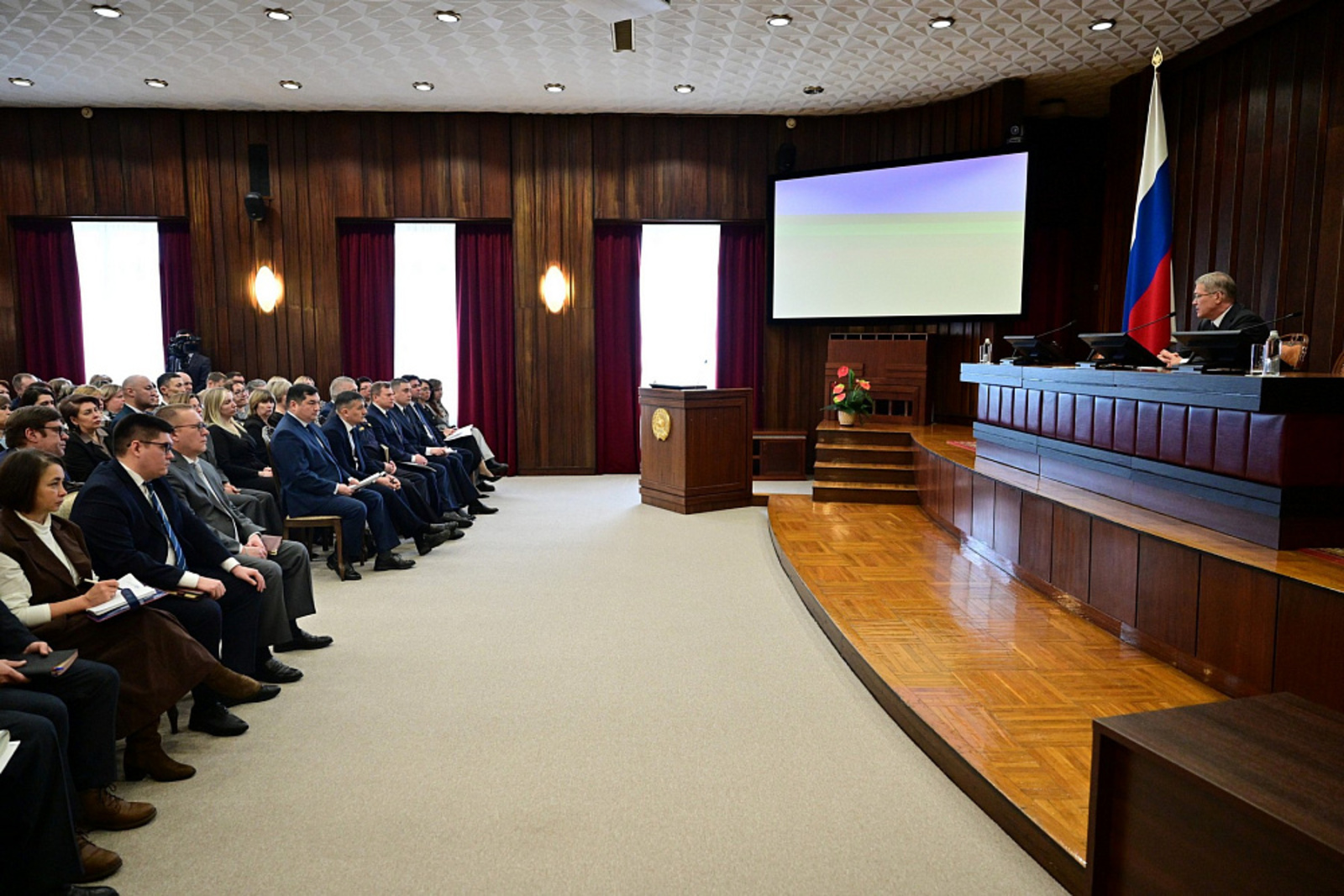 Глава Башкортостана встретился с директорами школ республики