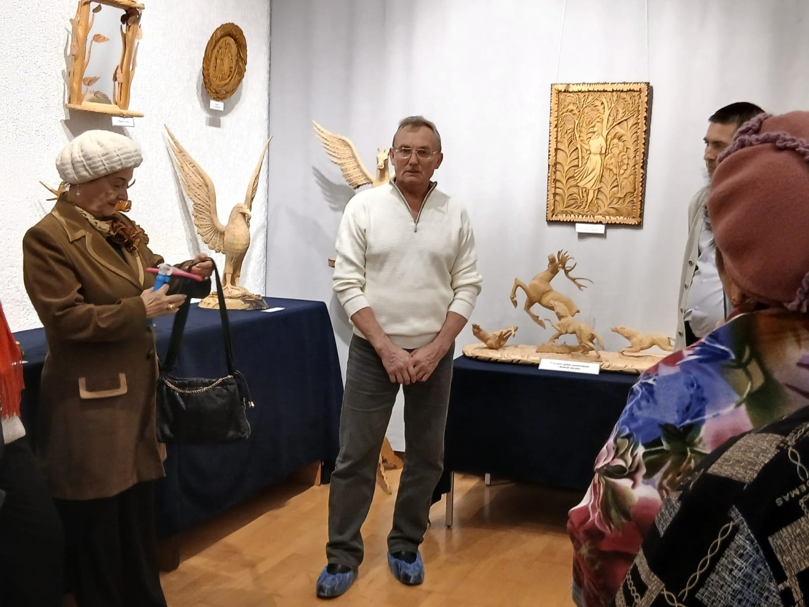 В Бирском историческом музее открылась выставка «Волшебство резьбы»