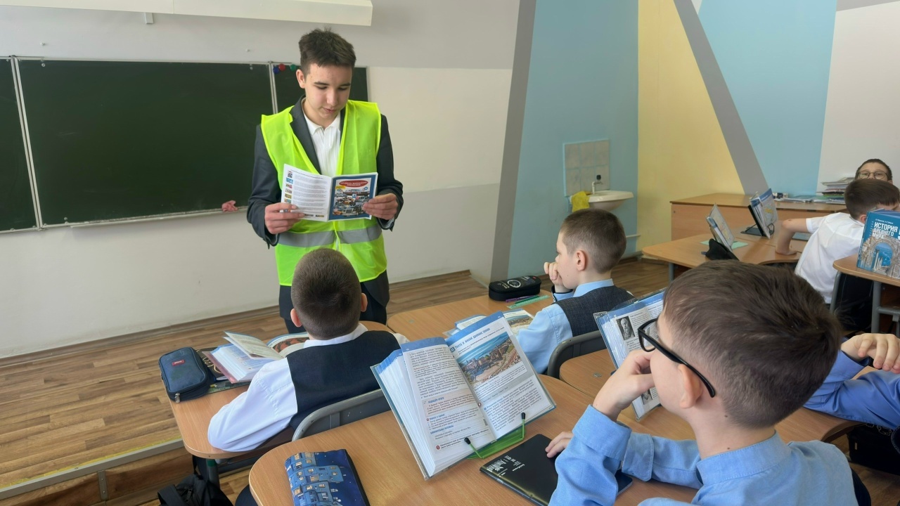 Участники движения ЮИД посетили пятиклассников школы №7