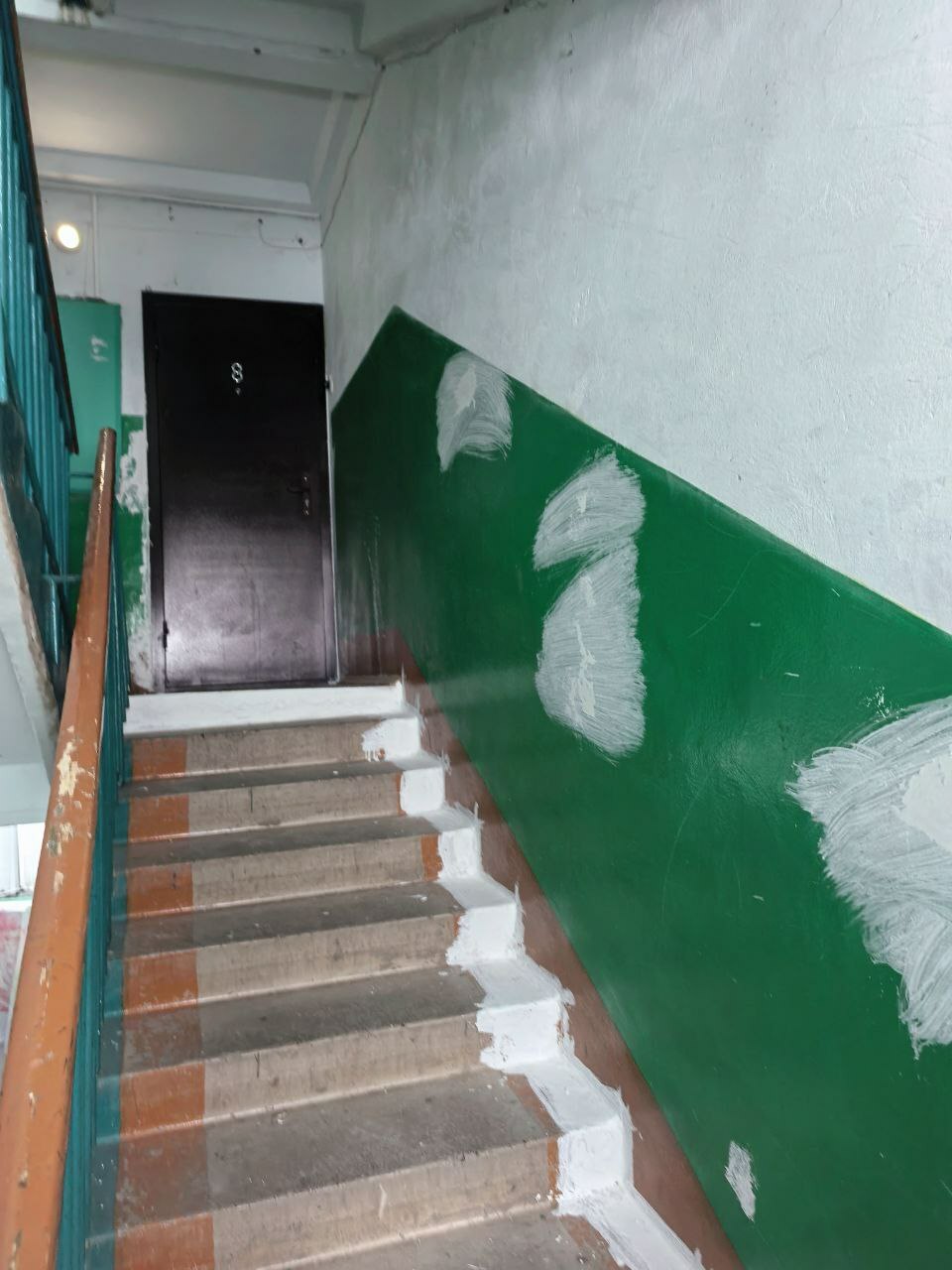 В многоквартирных домах Бирска ведется текущий ремонт подъездов