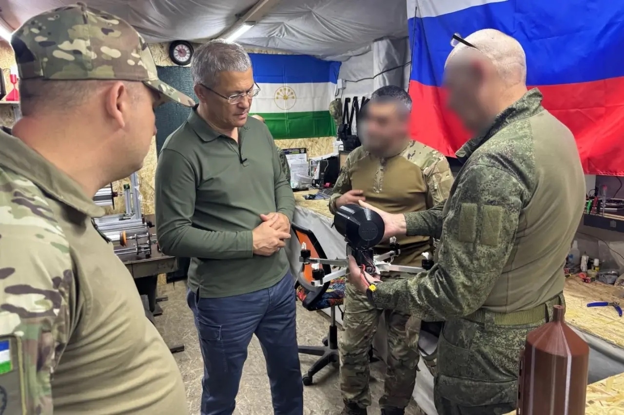 Глава Башкирии поздравил с Днем Государственного флага Башкортостана