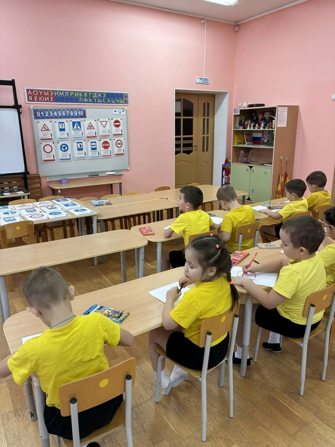 Воспитанники детского сада №2 «Светлячок» вспомнили ПДД