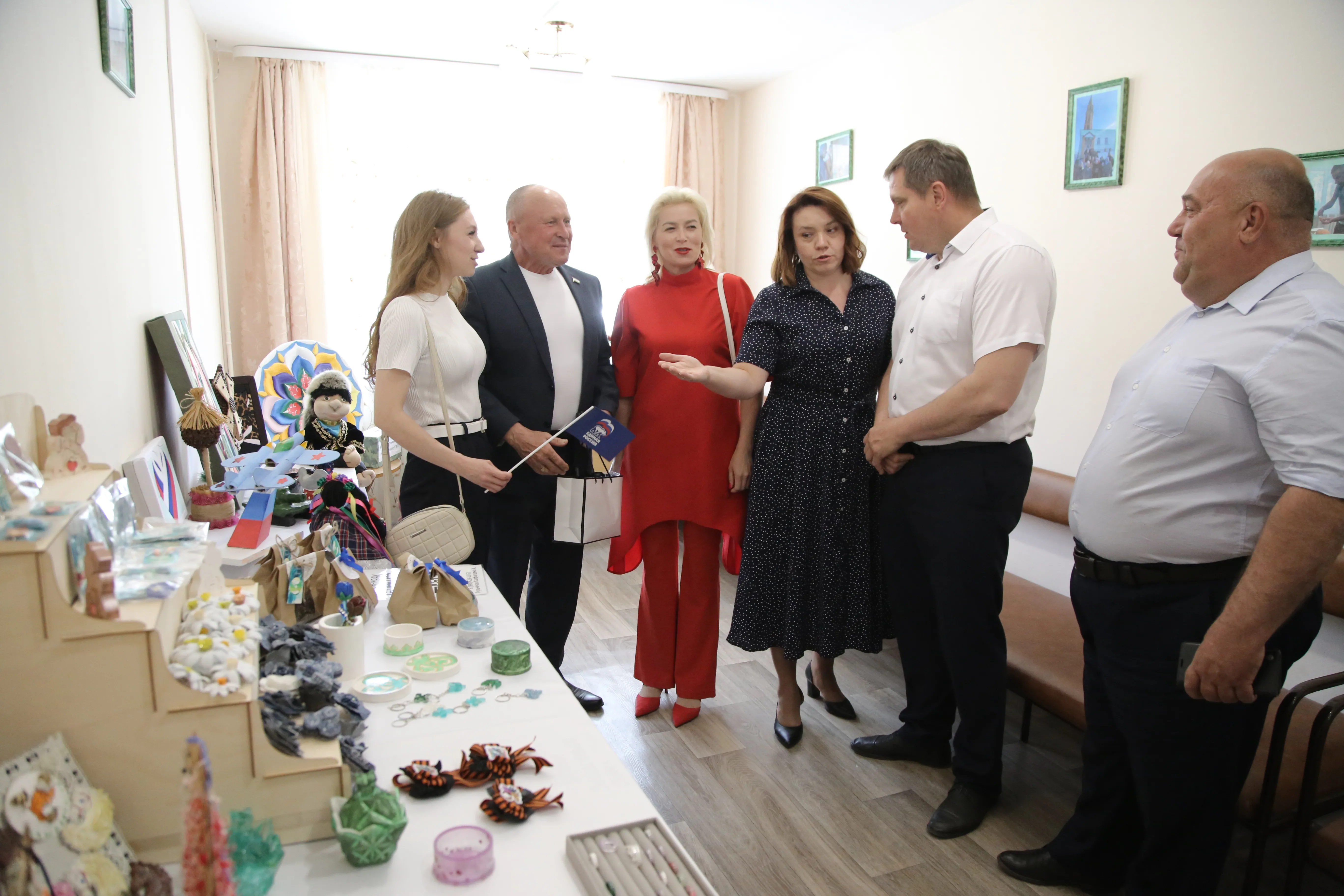 Специалисты Бирского социального дома «Малахит получили поздравления 8 июня