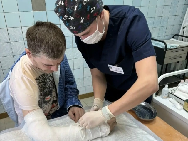 Студенты Бирского медфармколледжа отправились в Луганск помочь раненым бойцам