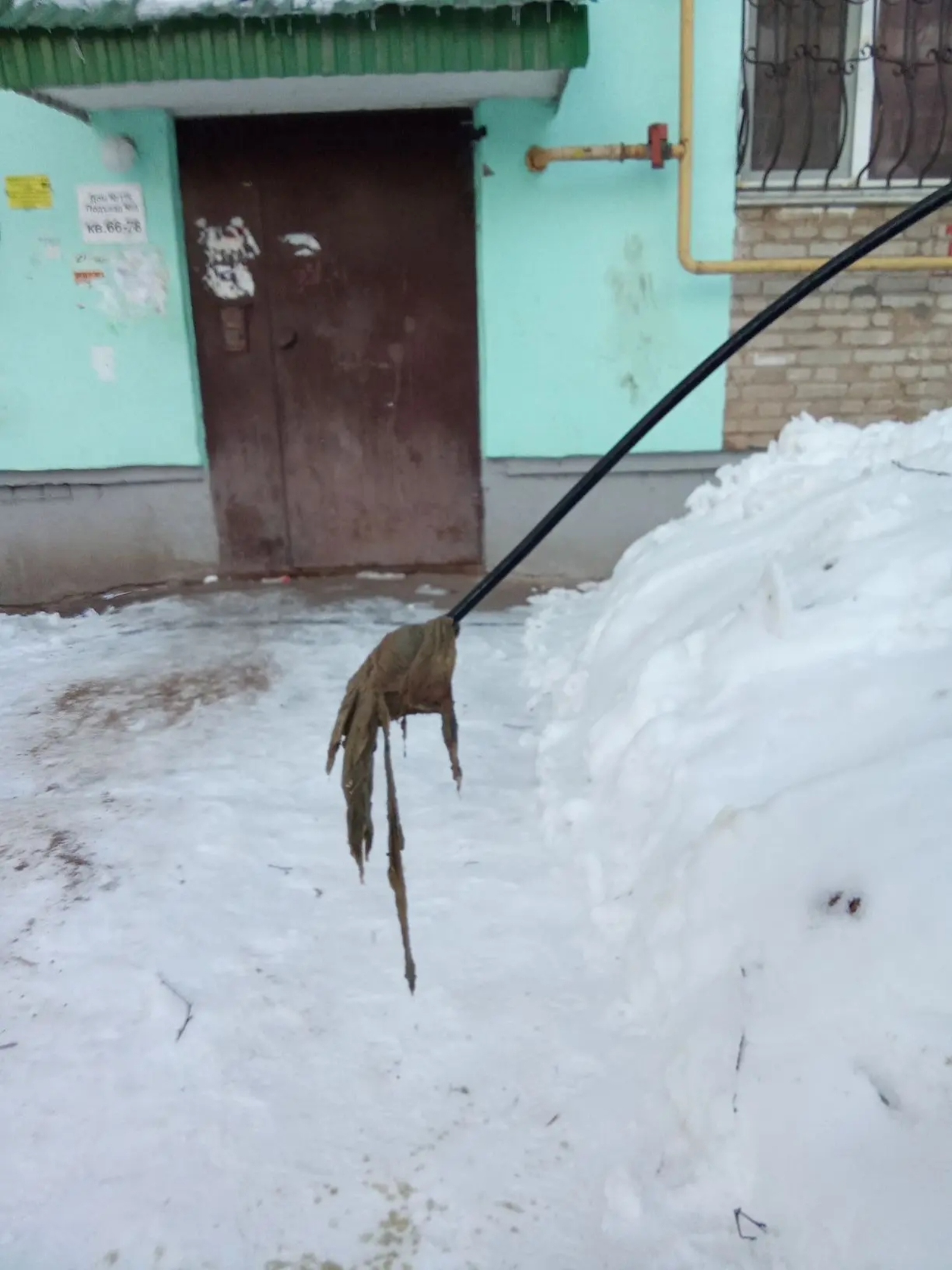 Коммунальщики Бирска объяснили, почему нельзя кидать в канализацию что попало