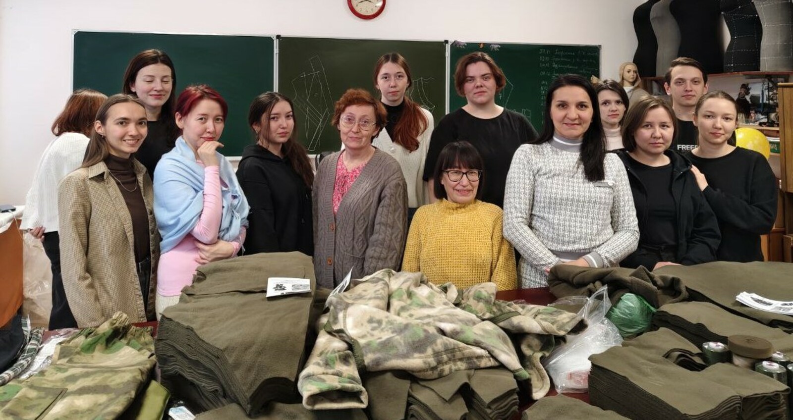 В Межвузовском кампусе Уфы шьют одежду для бойцов