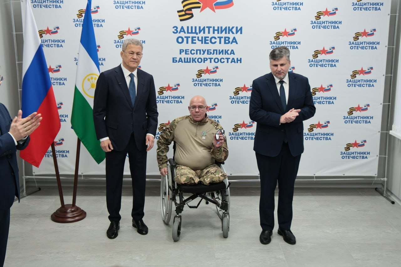 В Башкирии ветеранам СВО вручили автомобили от госфонда «Защитники Отечества»