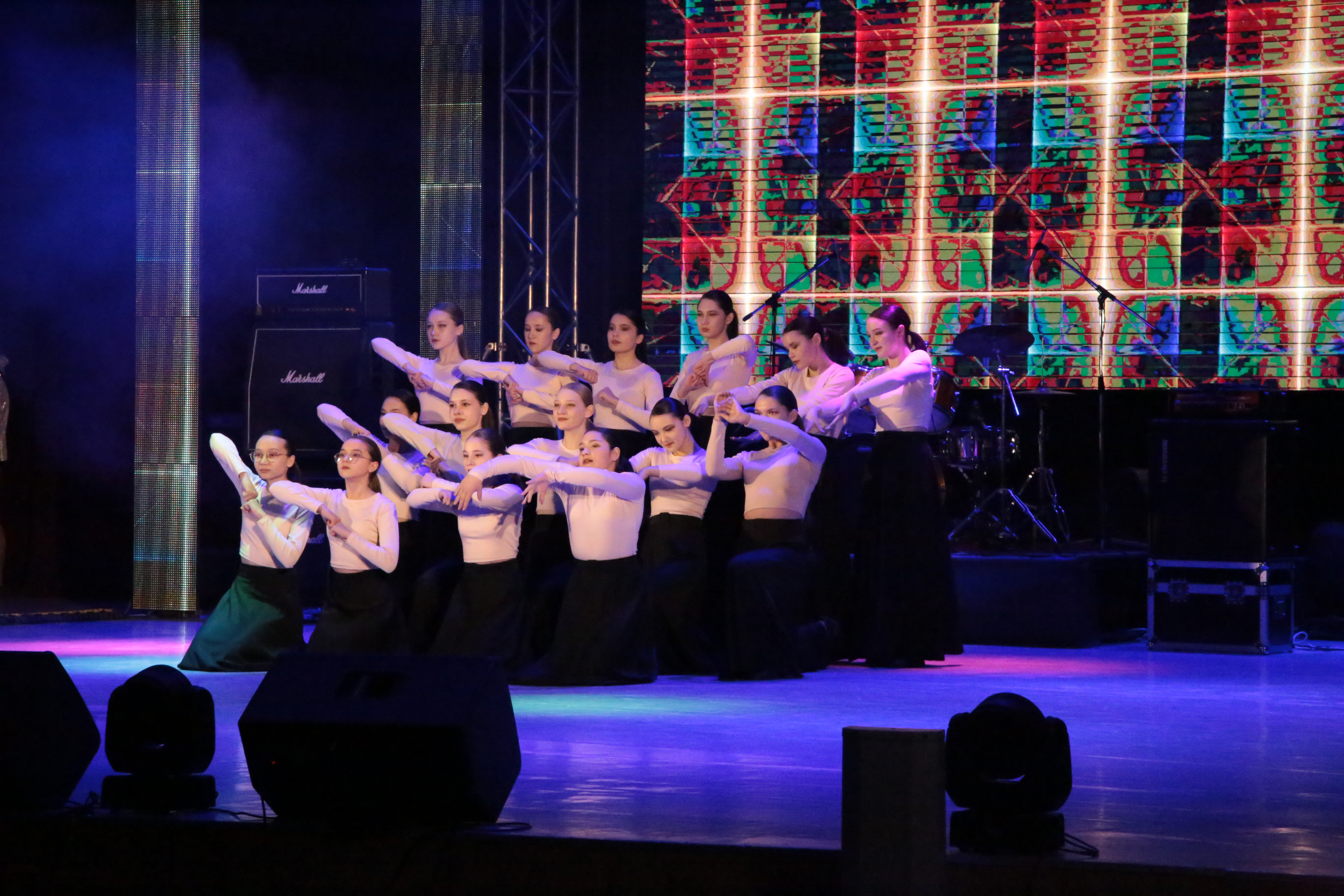 В Бирске проходит фестиваль-конкурс "Крещенские морозы". Номинация "Эстрадный танец"