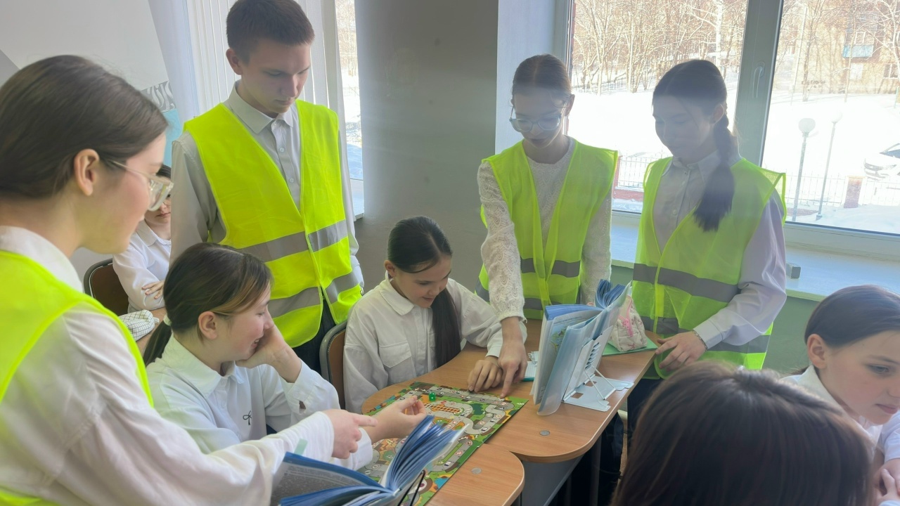Участники движения ЮИД посетили пятиклассников школы №7