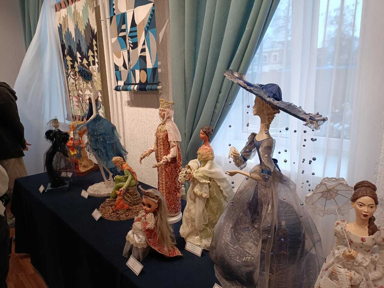 Вернисаж работ студентов Бирского филиала УУНиТ поразил волшебством