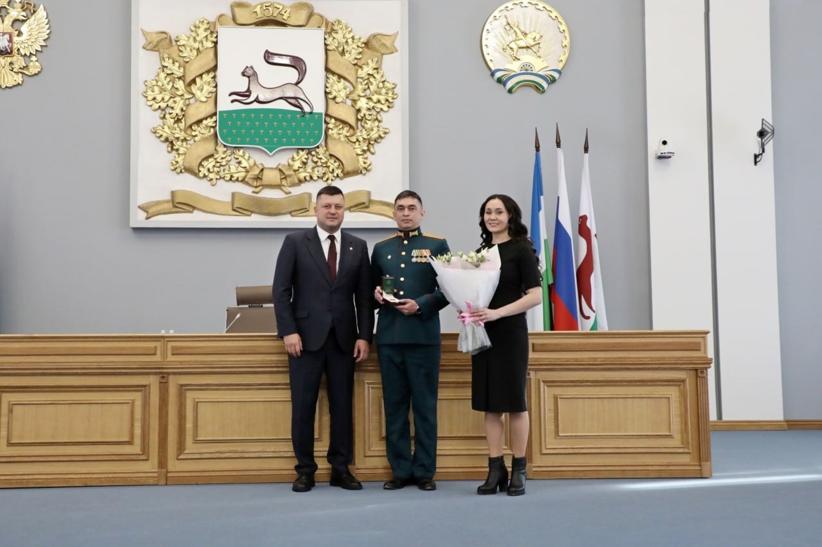 Мэр Уфы наградил орденом Шаймуратова лейтенанта Булата Гильманова