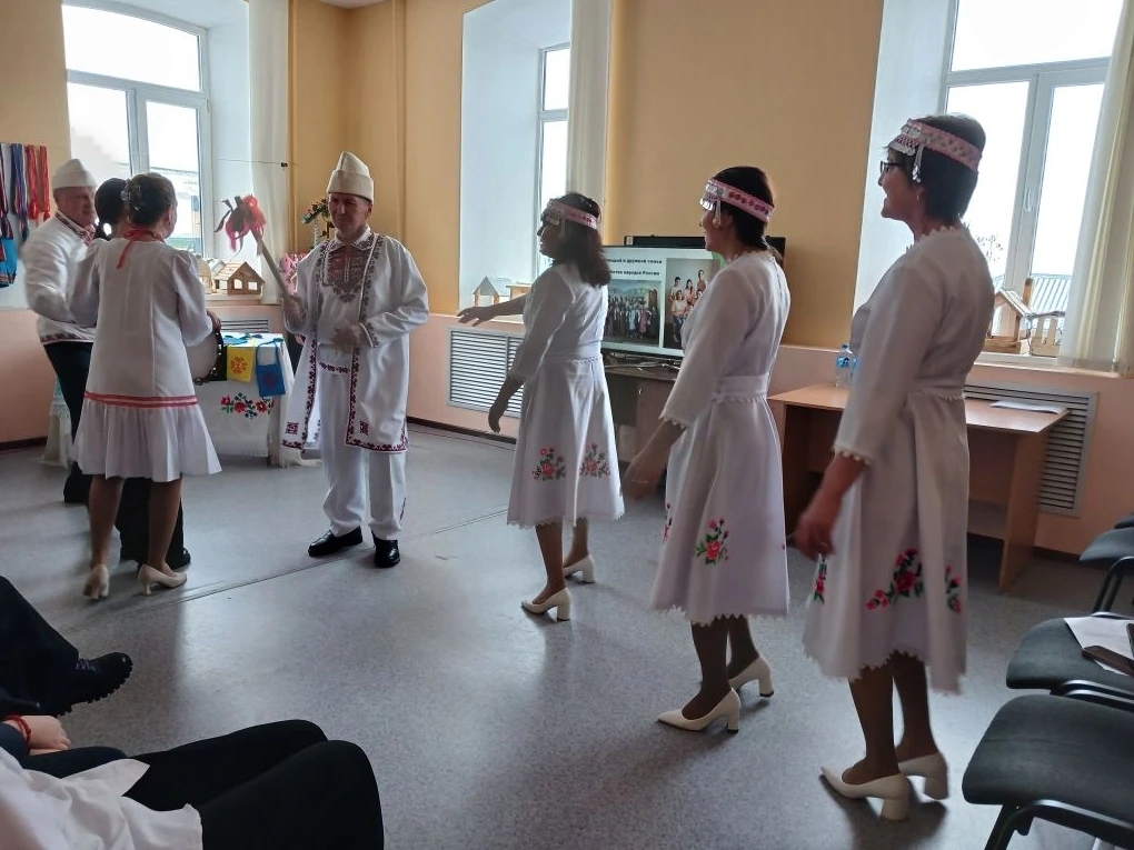 В  Бирском центре «Вояж» ознакомились с марийскими традициями