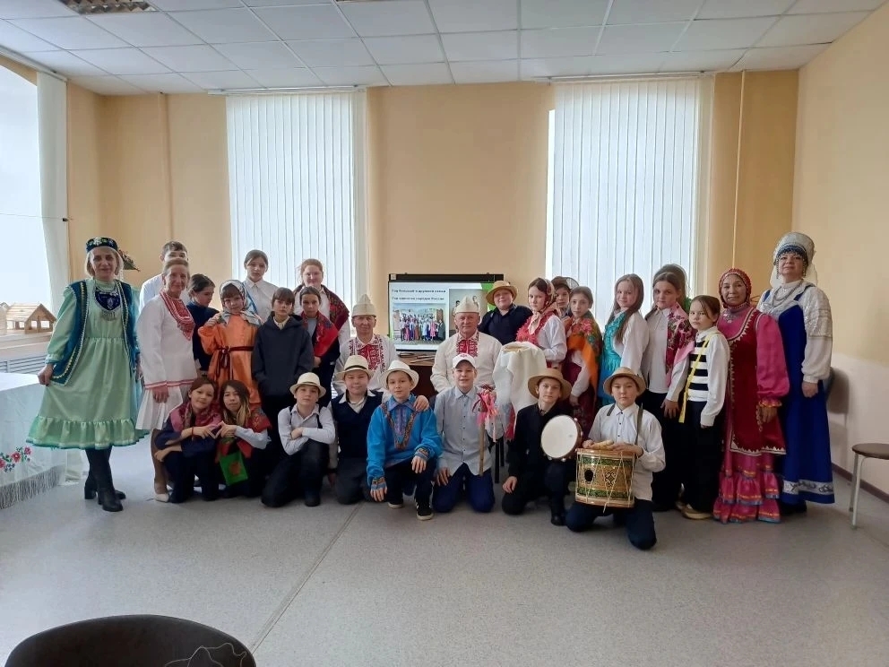 В  Бирском центре «Вояж» ознакомились с марийскими традициями