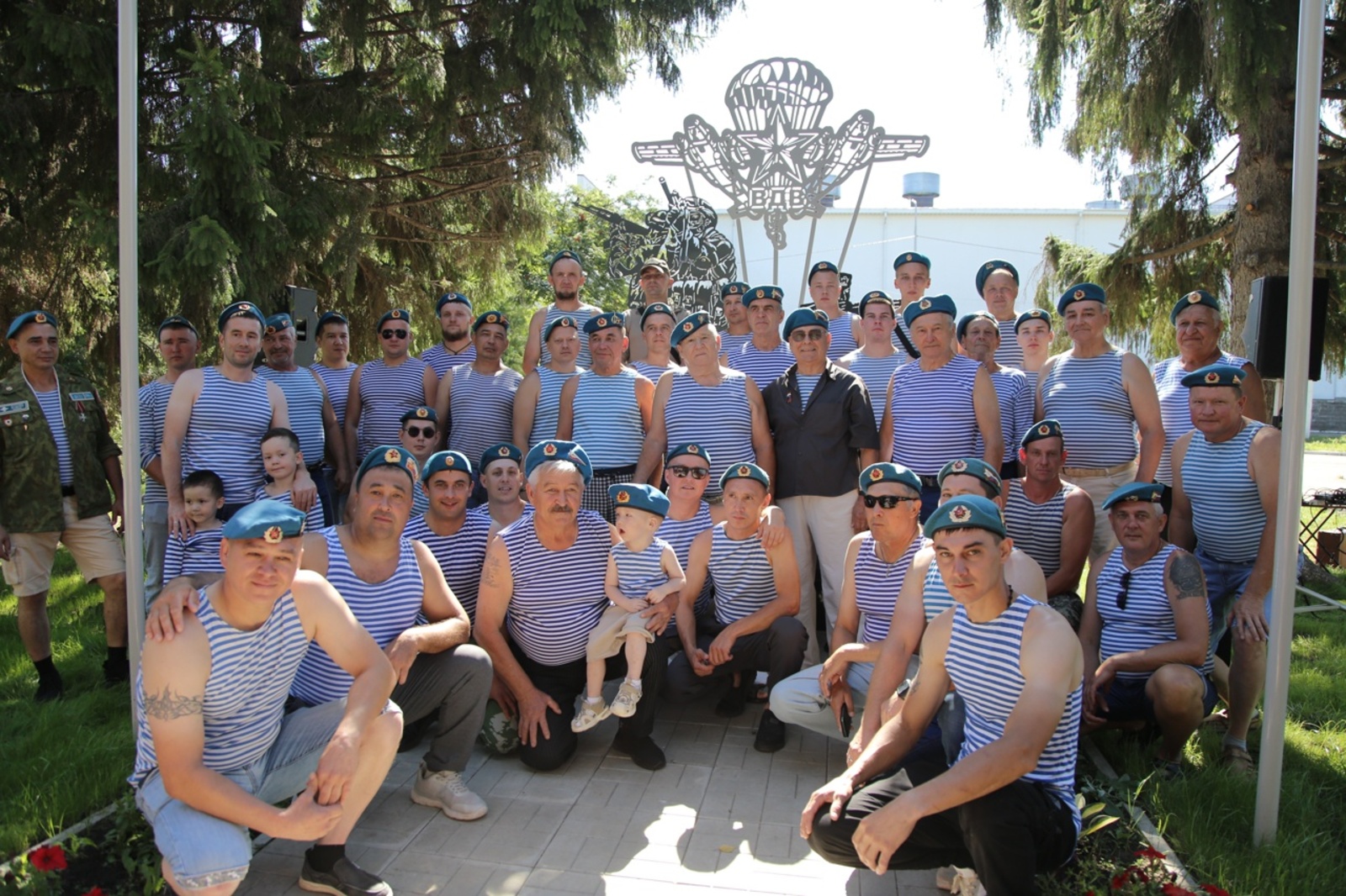 В Бирске прошел митинг в честь Дня Воздушно-десантных войск