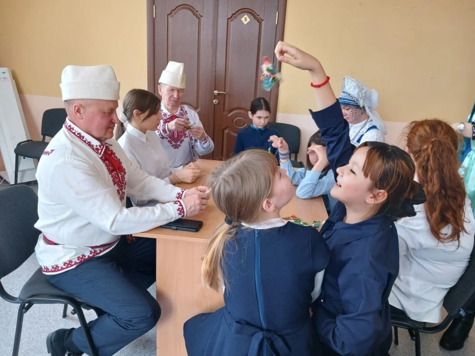 В  Бирском центре «Вояж» ознакомились с марийскими традициями