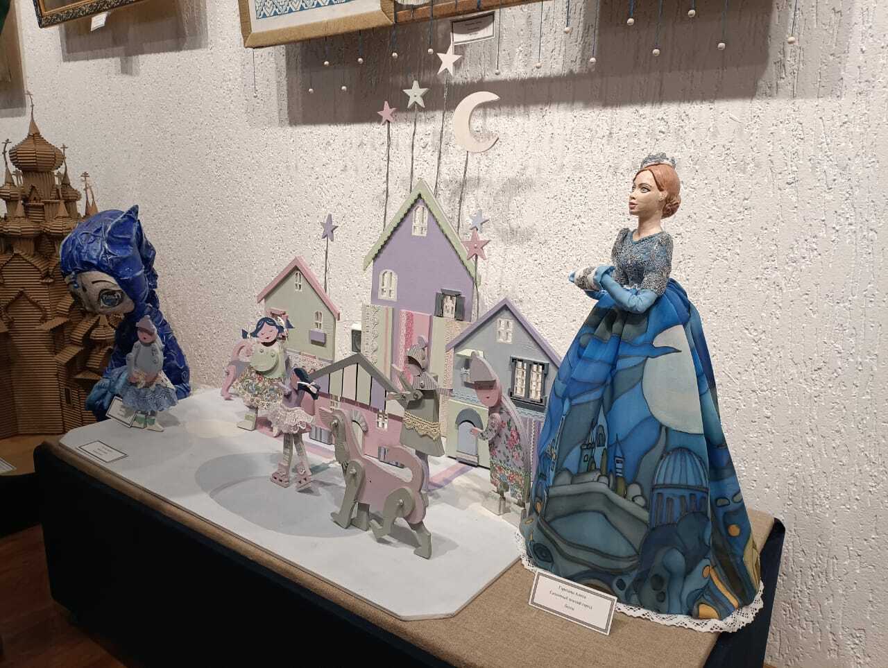 Вернисаж работ студентов Бирского филиала УУНиТ поразил волшебством