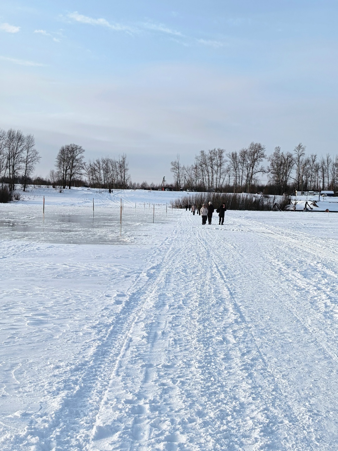 В Бирске продолжается строительство ледовой дороги