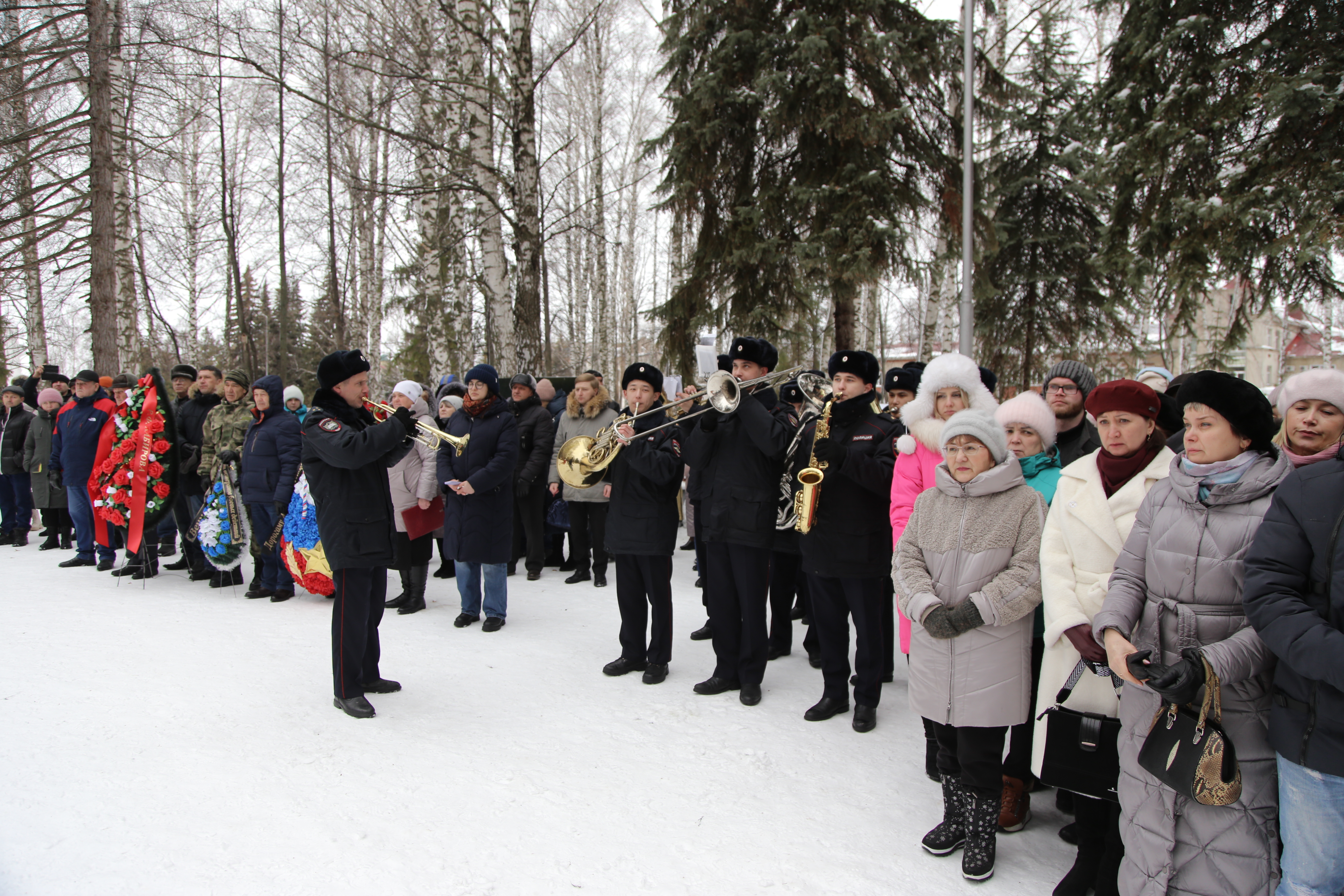 В Бирске прошла церемония прощания с военнослужащим лейтенантом Айдаром Валинуровым