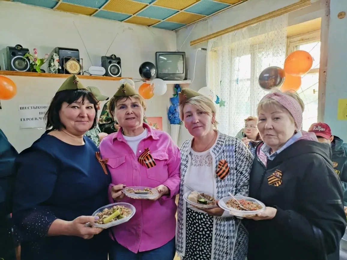 Жители села Шестыково Бирского района отметили День Победы дружной семьёй