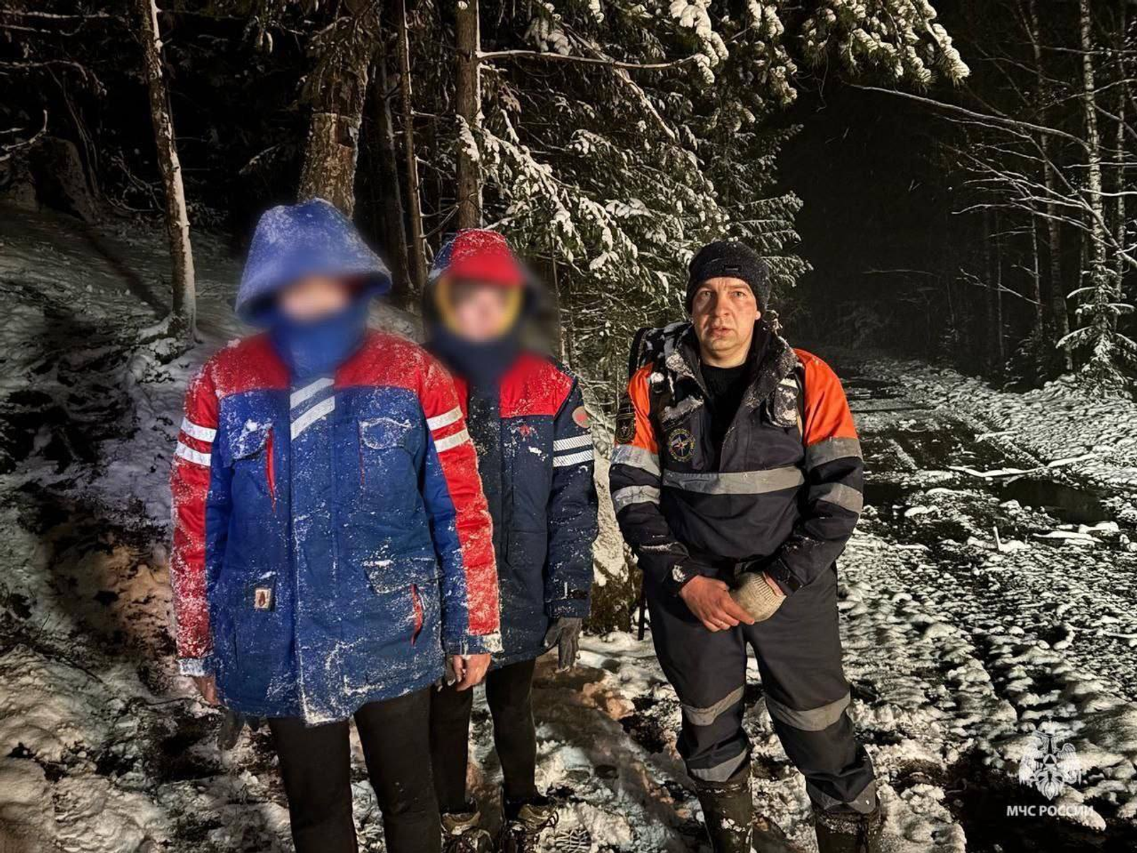 Две жительницы Бирска попали в снежный плен на Айгирских скалах