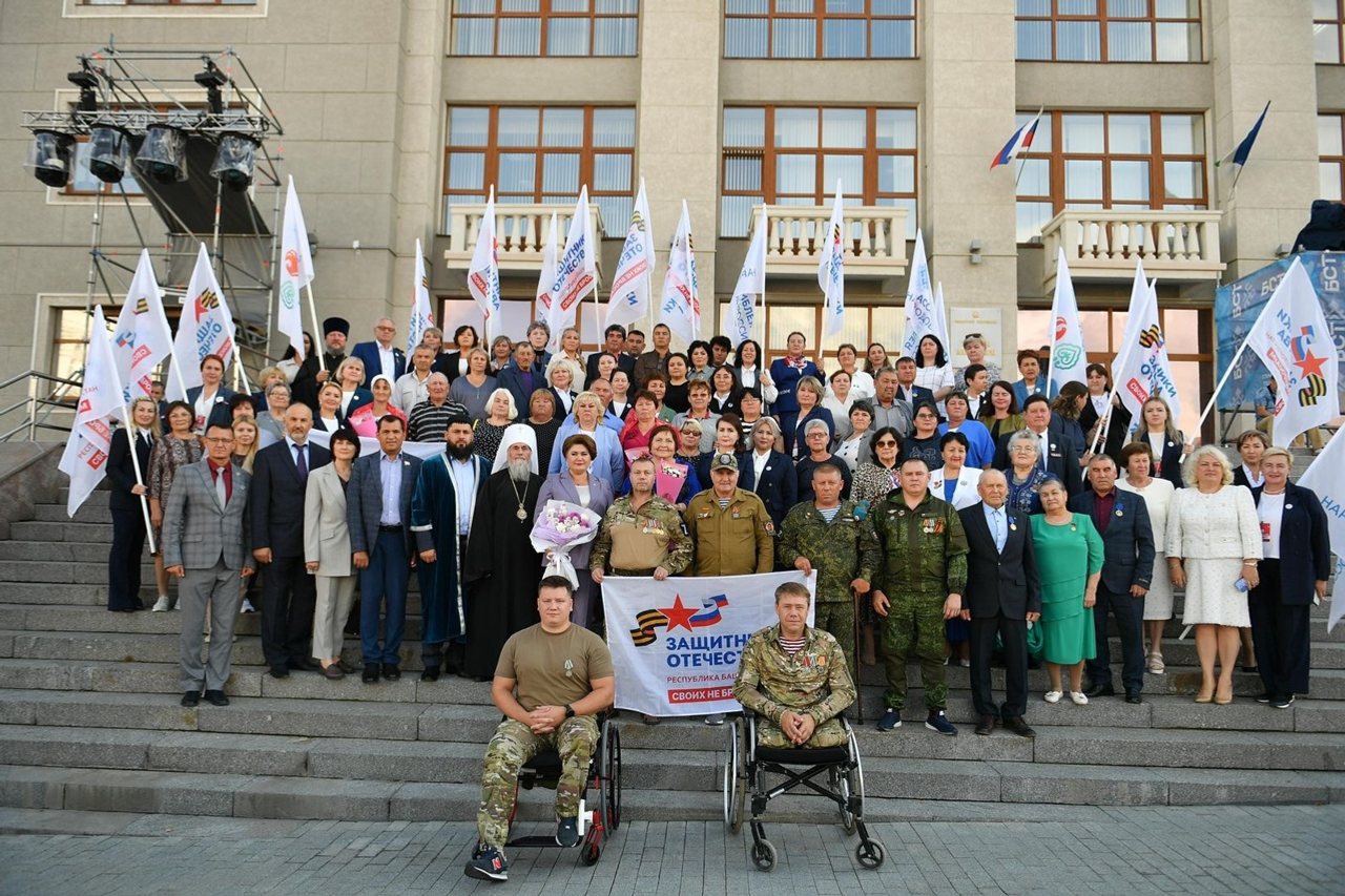Биряне стали участниками празднования Дня государственного флага РФ в Уфе