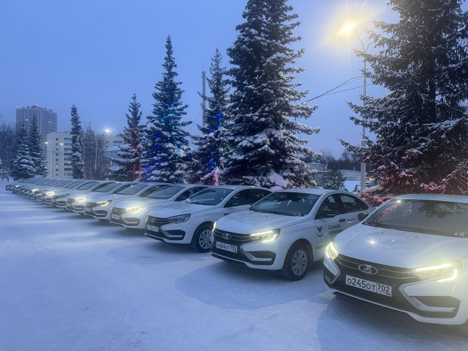 В Башкирии 14 больниц получили автомобили перед Новым годом