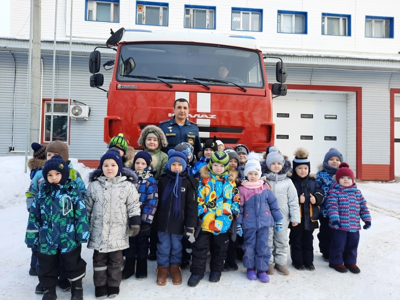Дошколята Бирска побывали на экскурсии в пожарной части