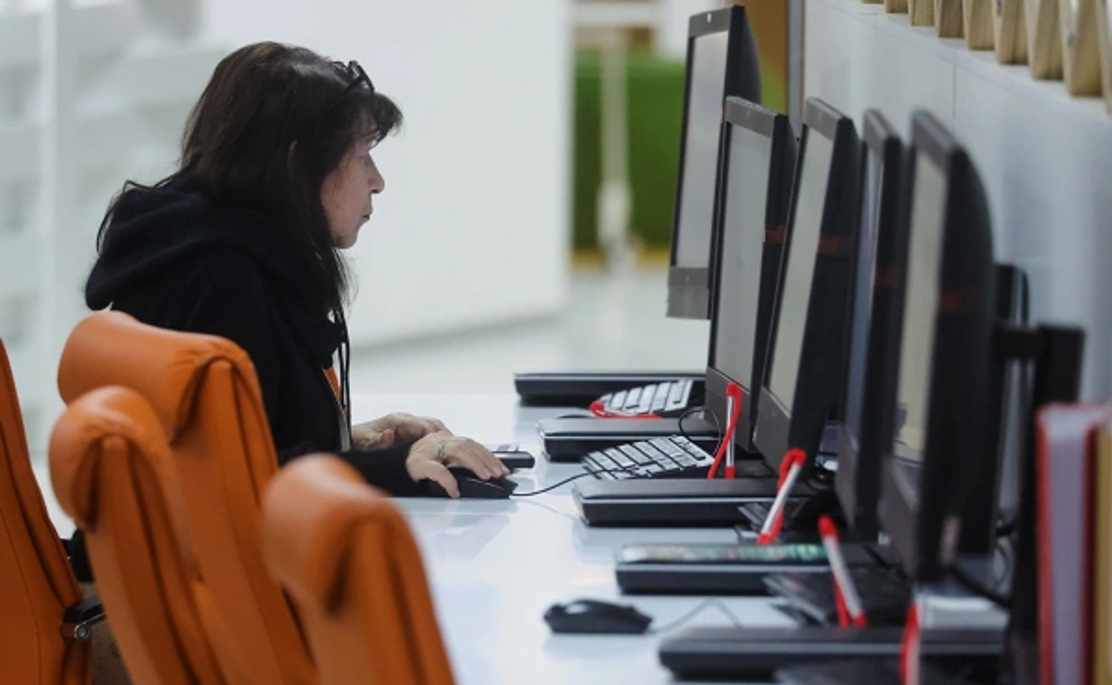 Путин поручил улучшить процедуру записи к врачу через «Госуслуги»