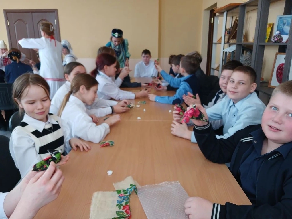 В  Бирском центре «Вояж» ознакомились с марийскими традициями