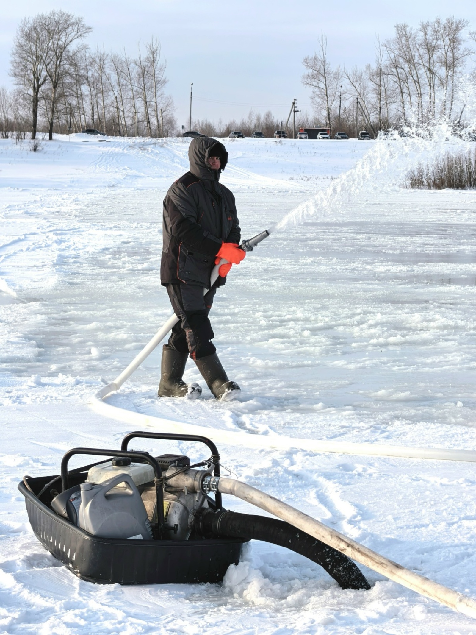 В Бирске продолжается строительство ледовой дороги