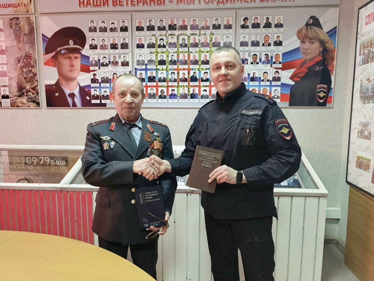 Бирские студенты поближе познакомились с профессиями полицейских