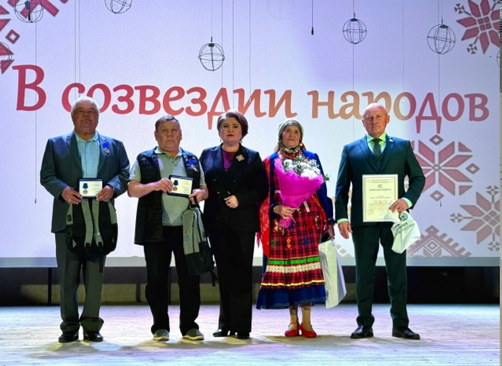 Жители Бирска получили медали "Отец Защитника Отечества"