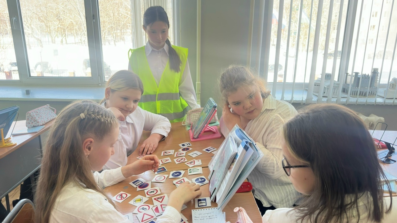 Участники движения ЮИД посетили пятиклассников школы №7