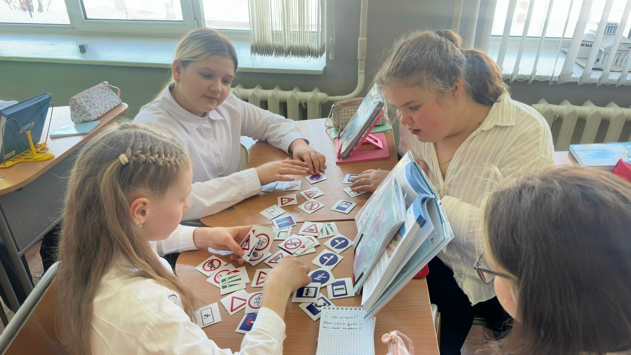 Участники движения ЮИД посетили пятиклассников школы №7