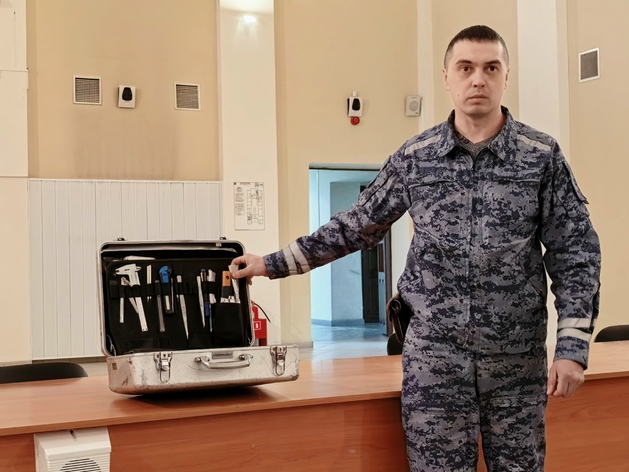 Бирские студенты поближе познакомились с профессиями полицейских