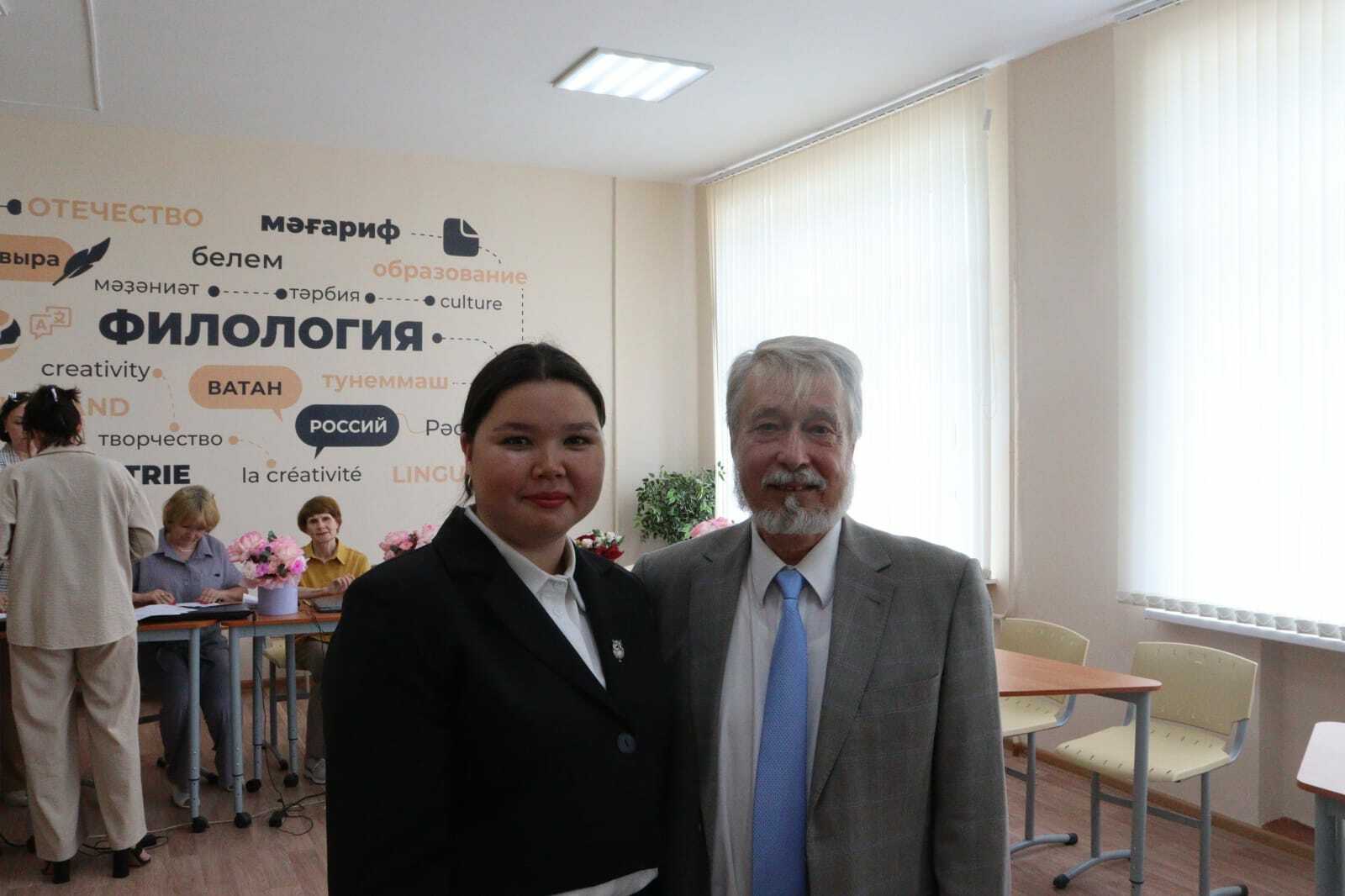 Профессор Бирского вуза более 50 лет открывает мир лингвистики