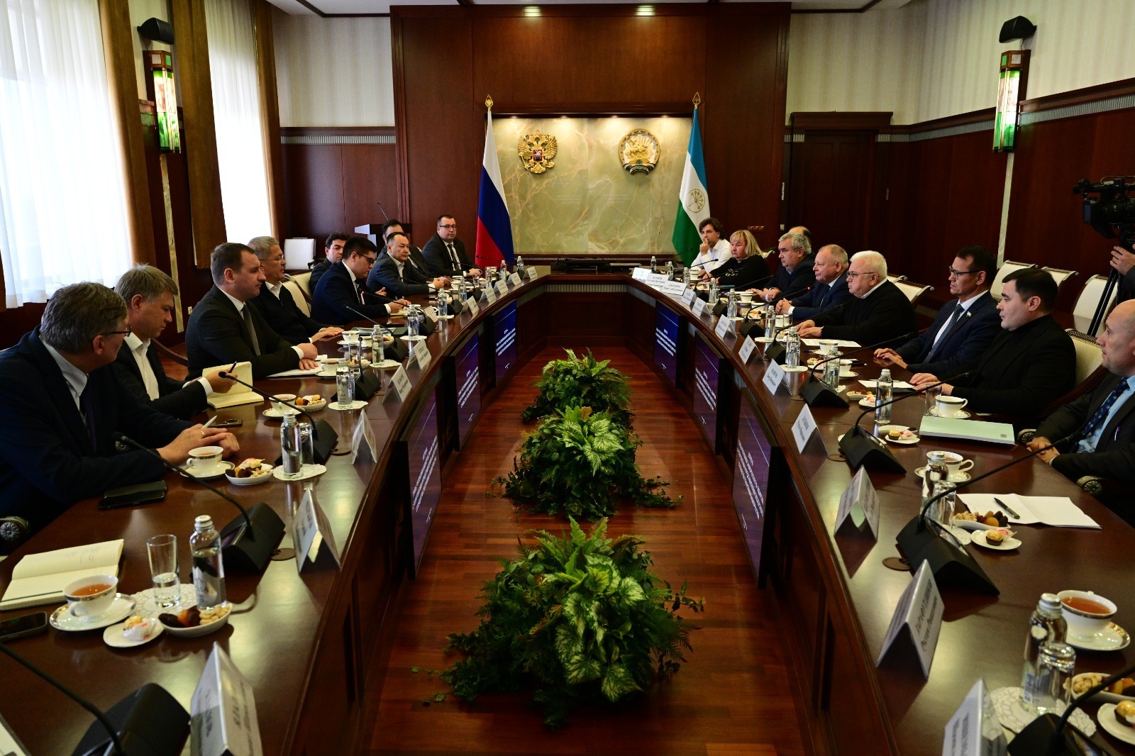 Глава Башкирии Радий Хабиров пообщался с политологами